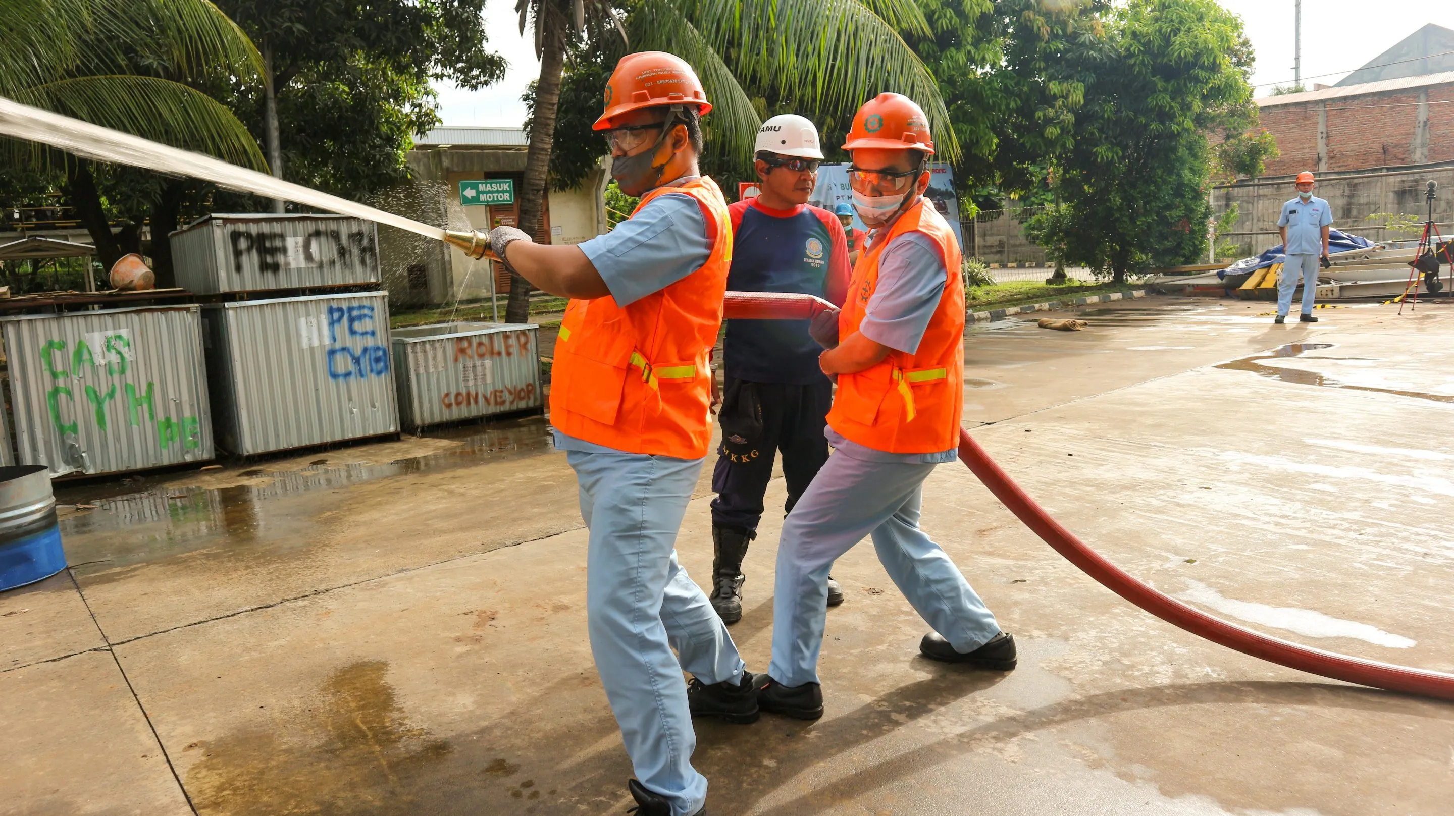 Berita Memperingati Bulan K3 Nasional 2023 dengan Pelatihan Damkar 1 ~blog/2024/11/13/img_4153